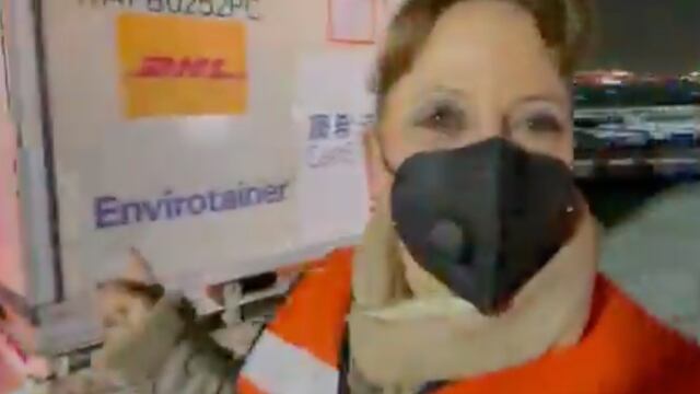 Martha Delgado recibe las vacunas de CanSino