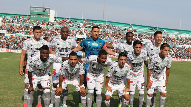 Jaguares en un partido de Liga MX