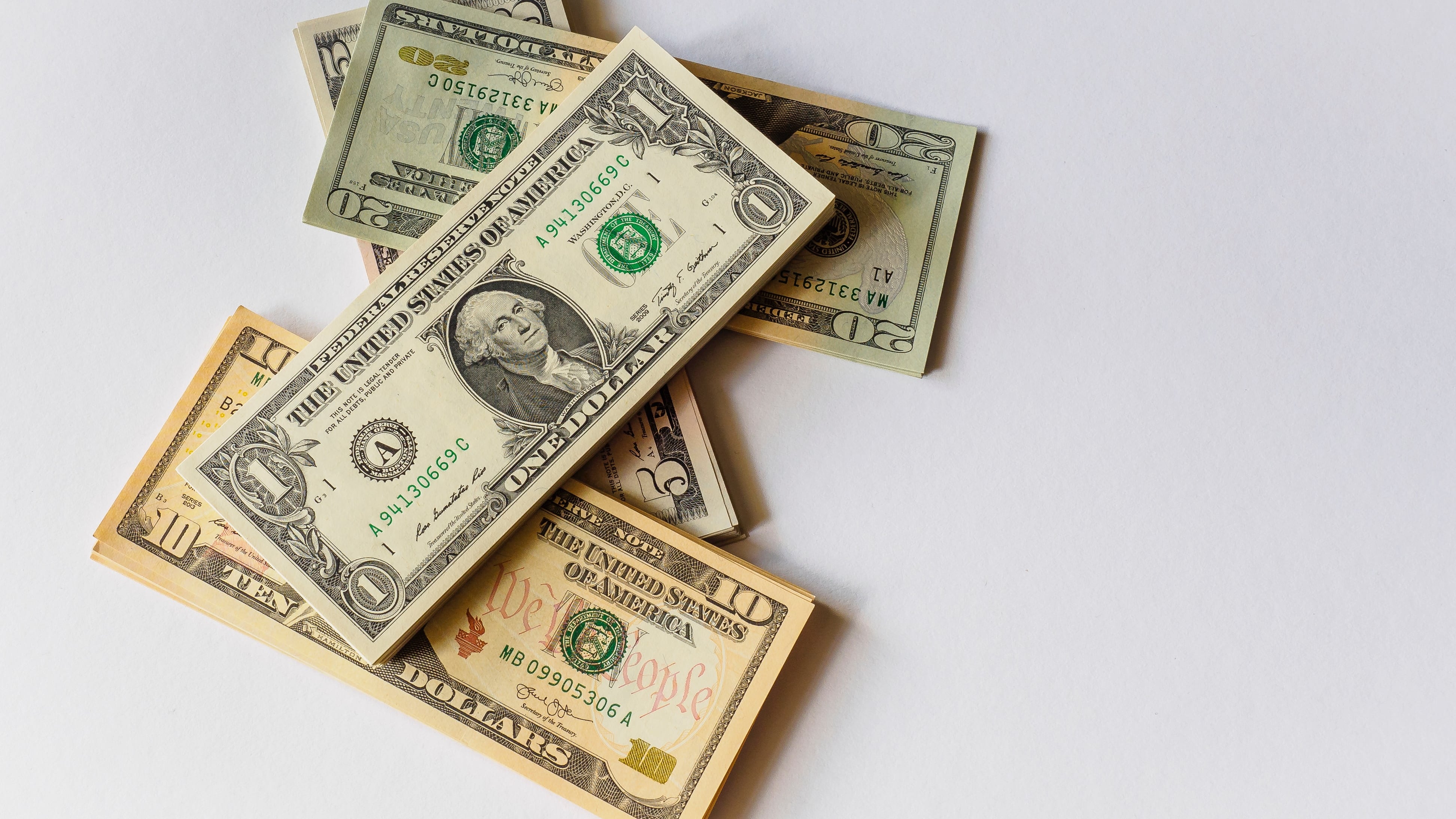 Impuestos a remesas podrían generar 3 mil millones para mexicanos: BBVA