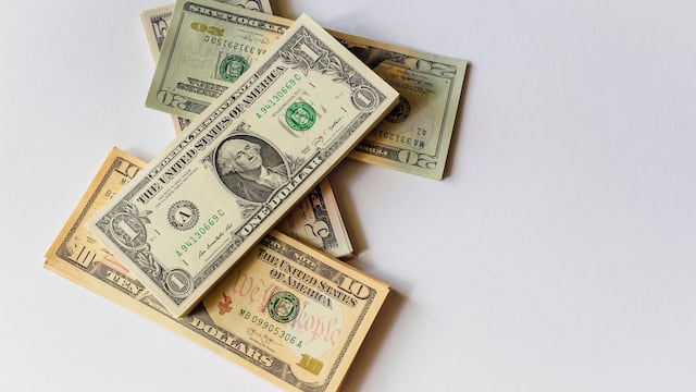 Impuestos a remesas podrían generar 3 mil millones para mexicanos: BBVA