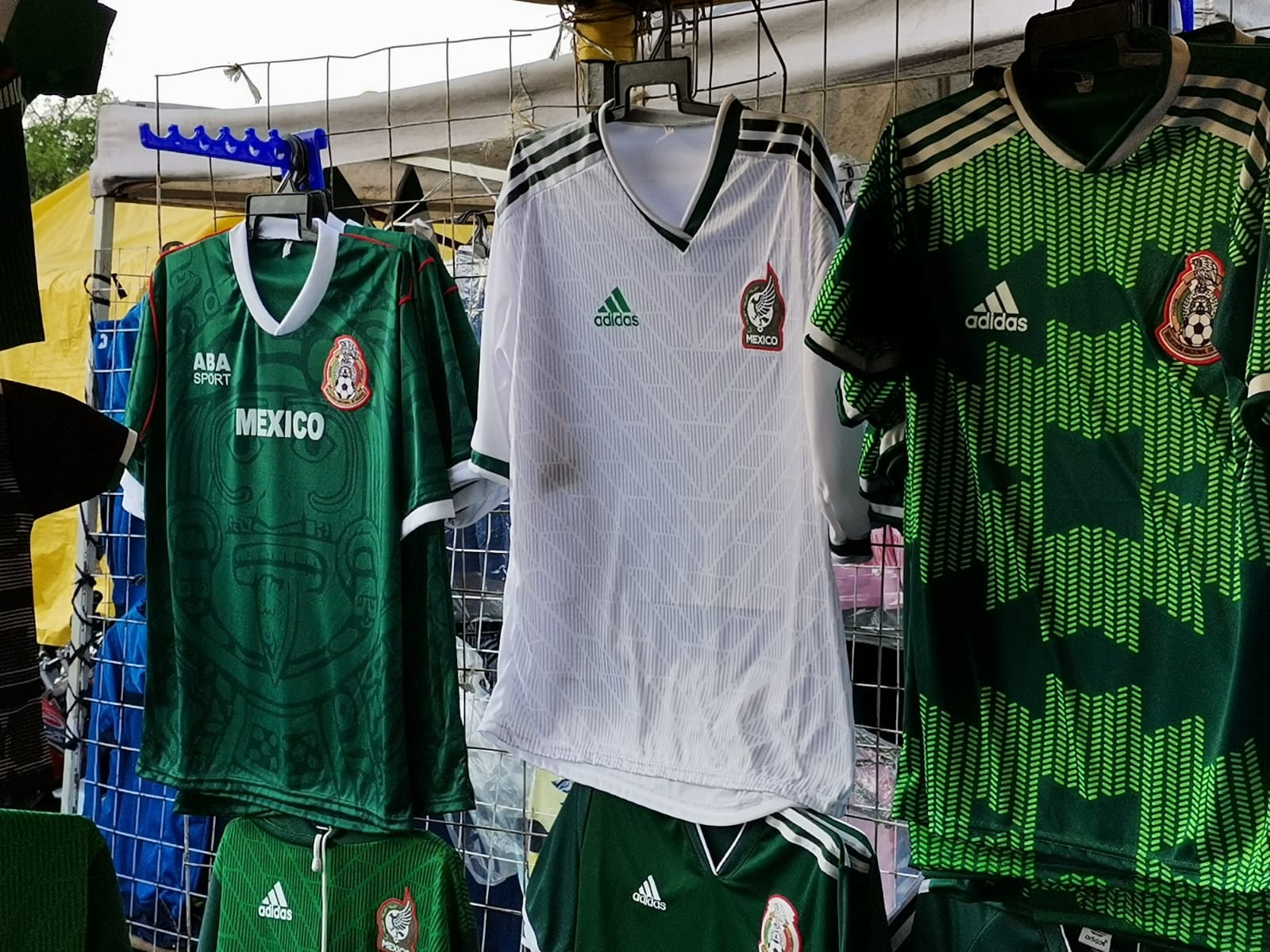 La nueva playera de la Selección de futbol de México ya está a la venta en el Estadio Azteca.