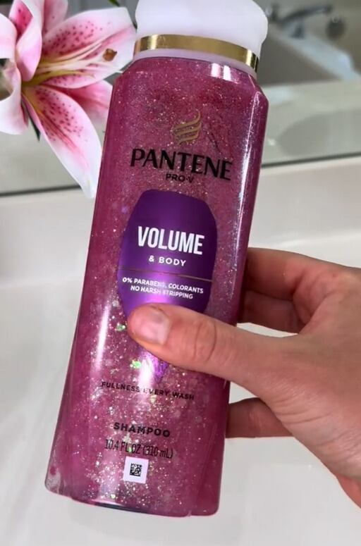 Shampoo morado con glitter