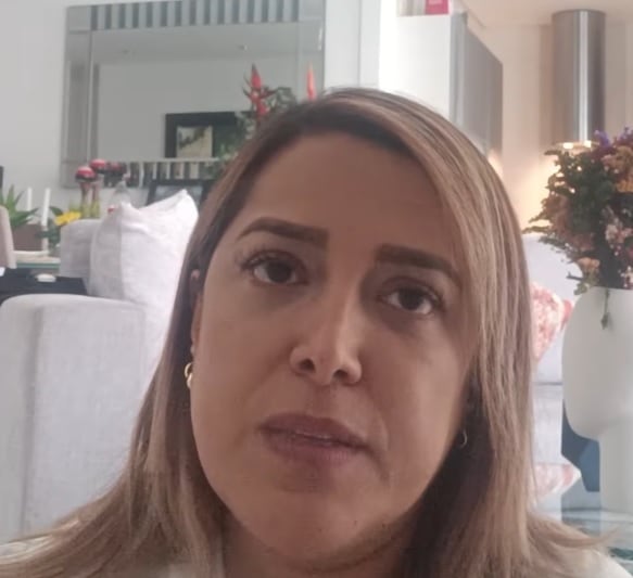 Gloria Espinosa, mujer colombiana que adelantó su fiesta de 50 años.