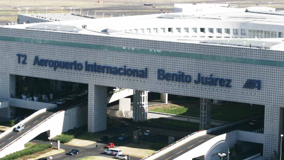 AMLO acusa fraude en la construcción de la terminal 2 del AICM; Vicente Fox y Pedro Cerisola son los señalados