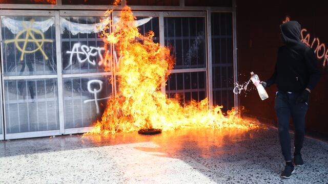 Daños en Rectoría. Condena de Sheinbaum.
