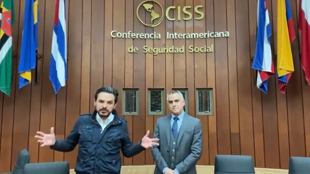 Zoé Robledo, director del IMSS