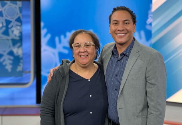 Reportero Myles Harris y su mamá Sandi