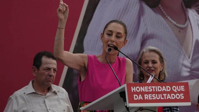 Claudia Shienbaum rinde su último informe en el Monumento a la Revolución ante más de 80 mil personas