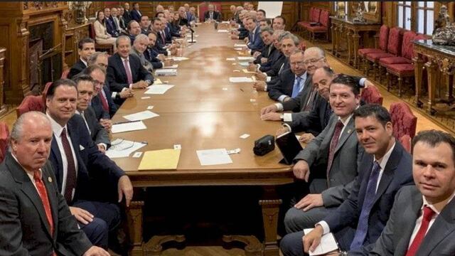 Resistir el canto de las sirenas palaciegas; el gran reto de los representantes empresariales.