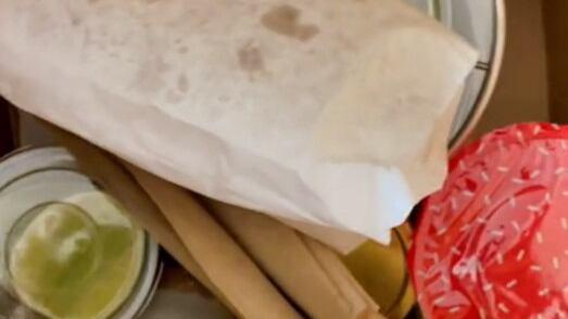 TikTok: Reseñan los tacos de Juanpa Zurita: “Están insípidos”, dice el usuario