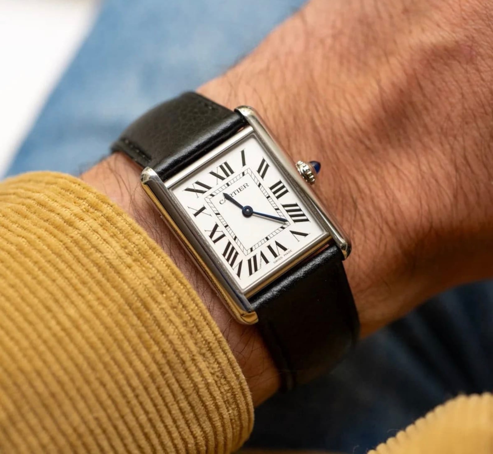 Modelo de reloj Cartier similar al de Andrea Chávez