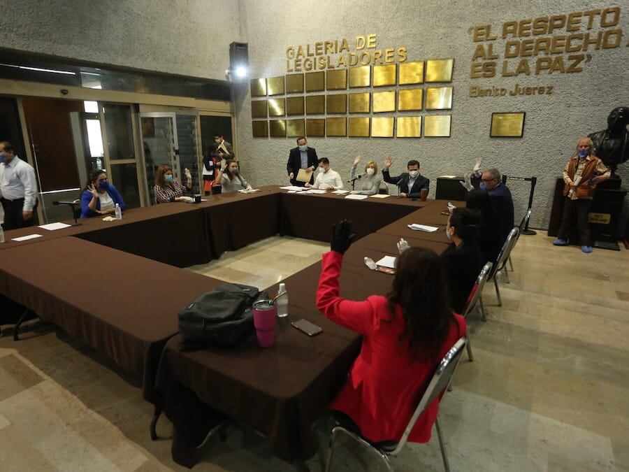 Diputados de Nuevo León aprobaron liberar fondos para hacer frente a la epidemia.