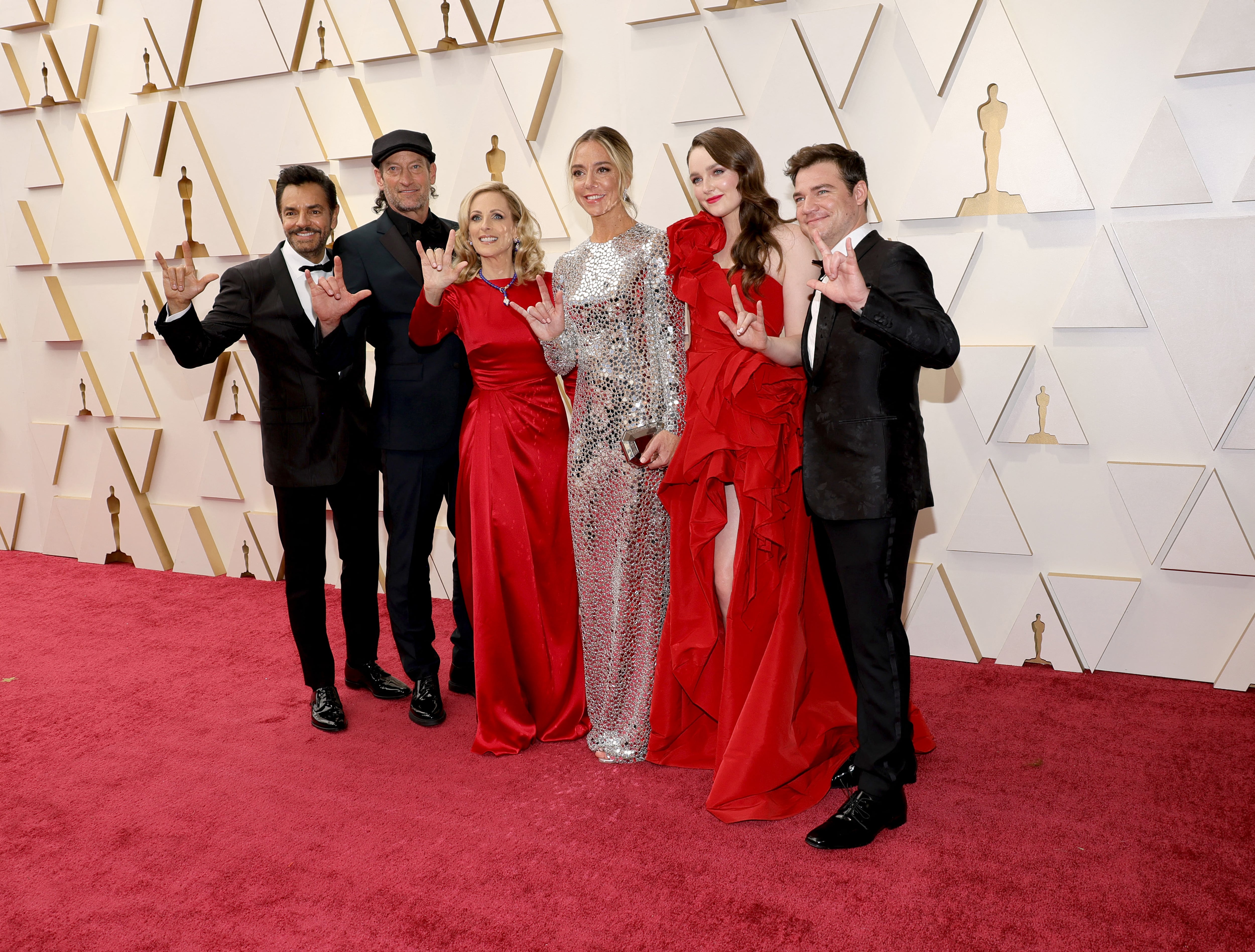 Eugenio Derbez y el resto del elenco de CODA en los Oscar 2022