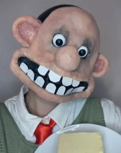 Cosplay escalofriante hecho por la artista Roligore