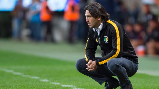 Marioni observa un partido de sus Venados.