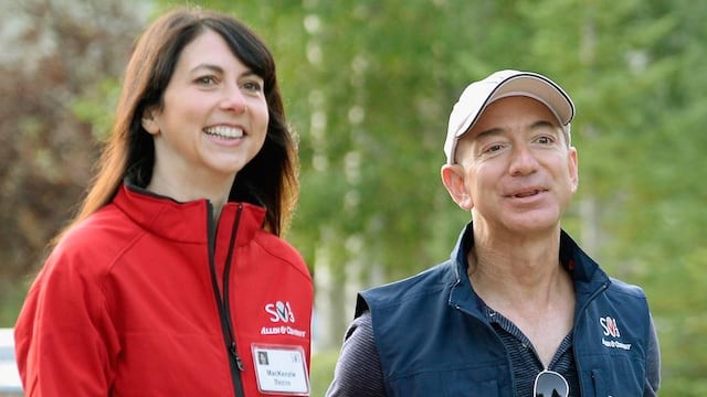 MacKenzie y Jeff Bezos.