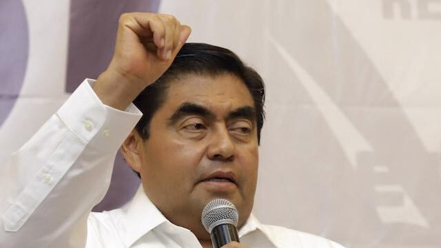 Miguel Barbosa rendirá protesta como nuevo gobernador de Puebla.