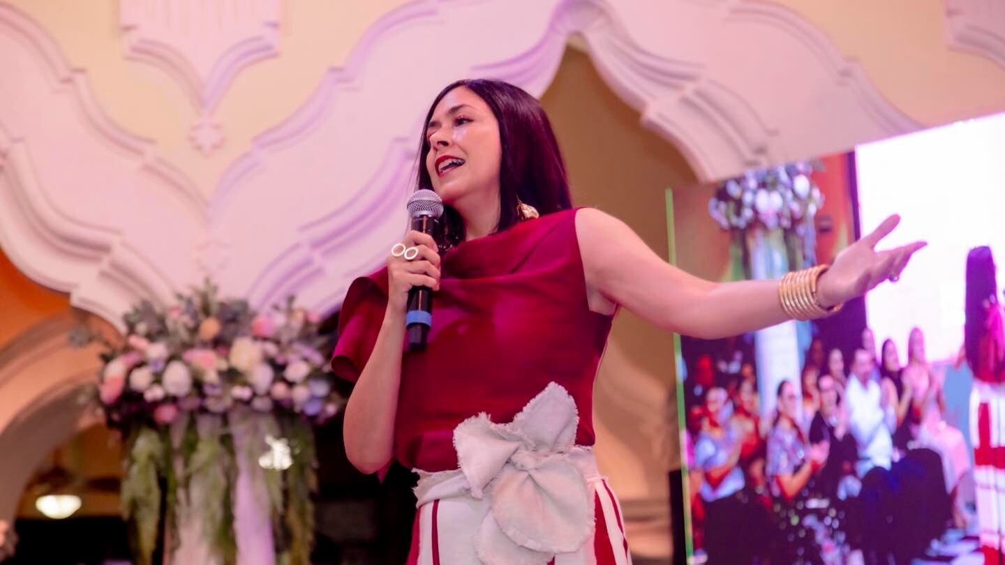 Laura Sansores San Román enfrenta críticas por presentar un informe cantado en el DIF Campeche