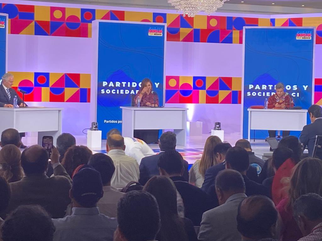 Segundo debate Frente Amplio por México