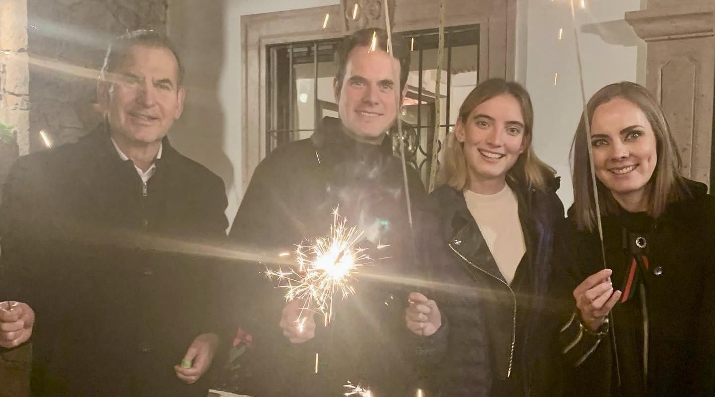 Miguel Ángel Chico Herrera con su esposa Mausita Rodriguez Nieto y sus dos hijos