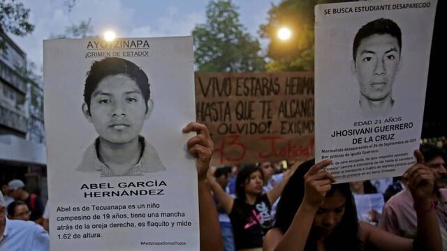 Marcha en Guadalajara a dos años de la desaparición forzada de los 43 estudiantes de Ayotzinapa.