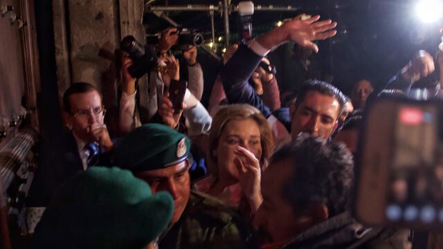 Alcaldes panistas durante su protesta en Palacio Nacional.