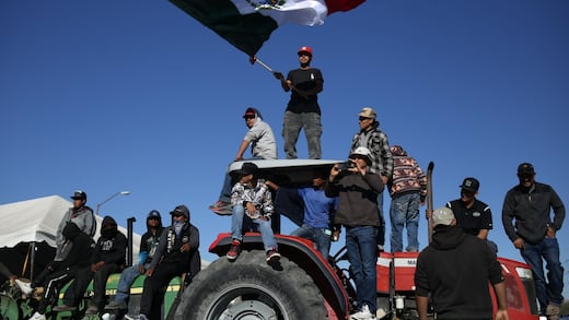 Paro nacional del campo y transportistas suma respaldo en Sinaloa por violencia