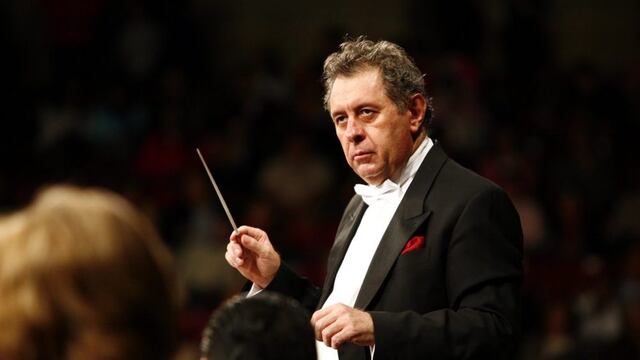 Muere el director de orquesta Enrique Bátiz Campbell.