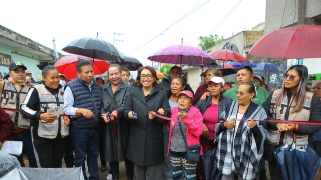 Azucena Cisneros ha pavimentado 50 calles en la Zona Norte de Ecatepec