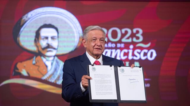 AMLO firma decreto para proteger y preservar sitios indígenas como Wirikuta
