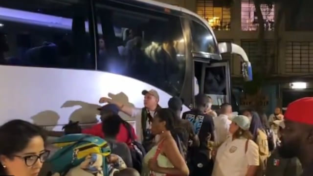 Desalojo de migrantes en plaza Giordano Bruno