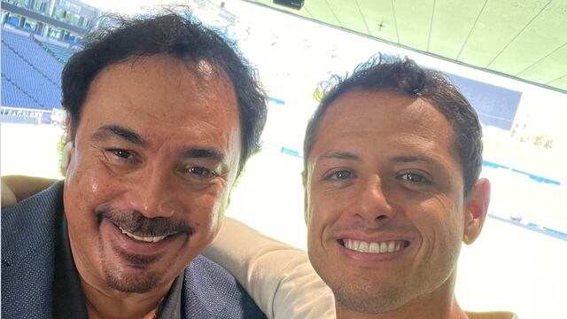 Hugo Sánchez y Chicharito (Foto: Twitter)