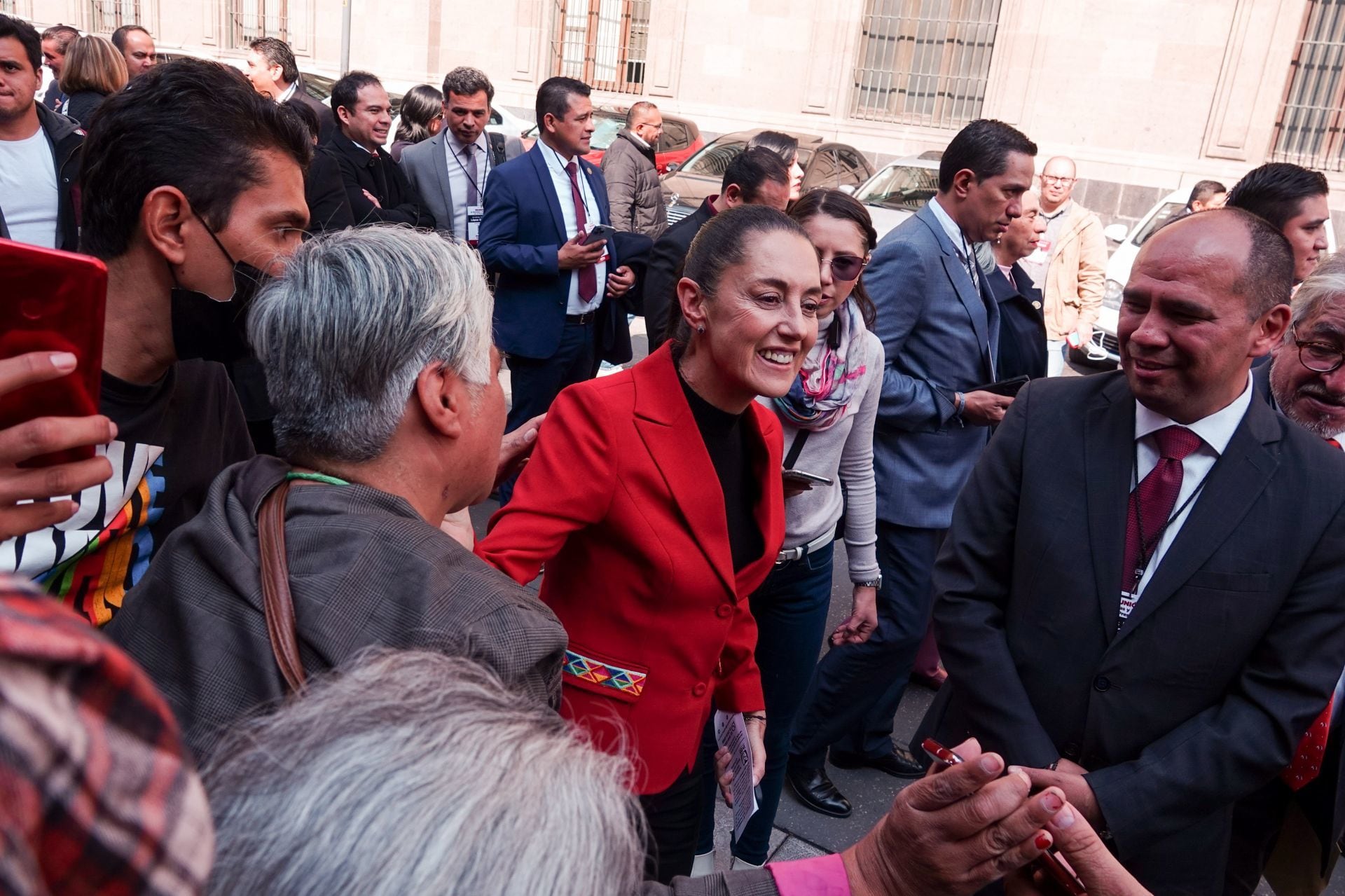 Claudia Sheinbaum en la reunión con AMLO