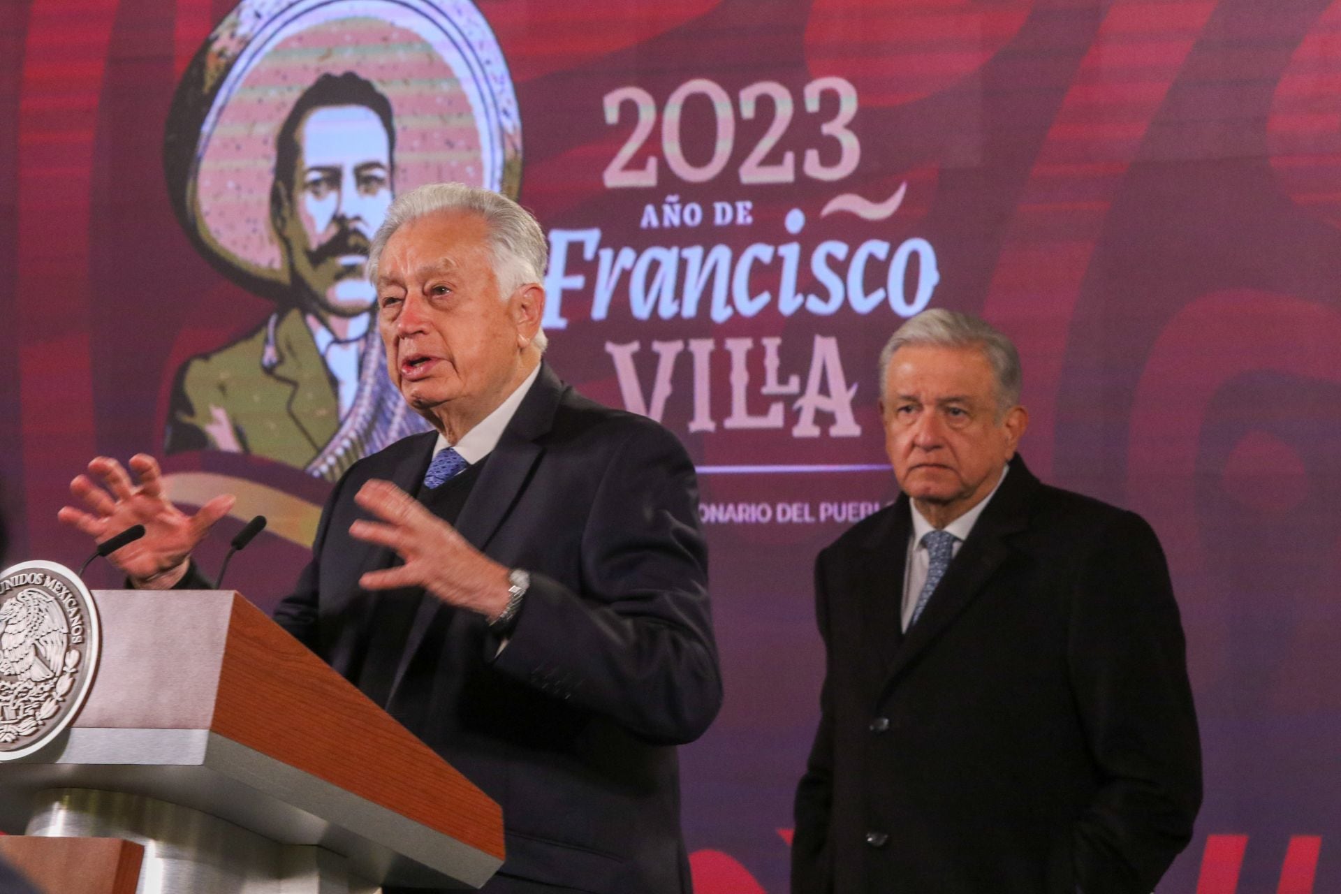 Manuel Bartlett, director de la CFE, durante la mañanera en la que se dieron detalles del Tramo 3 del Tren Maya
