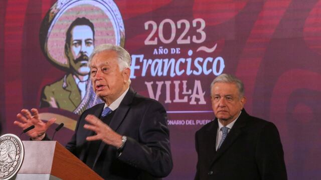 Manuel Bartlett, director de la CFE, durante la mañanera en la que se dieron detalles del Tramo 3 del Tren Maya