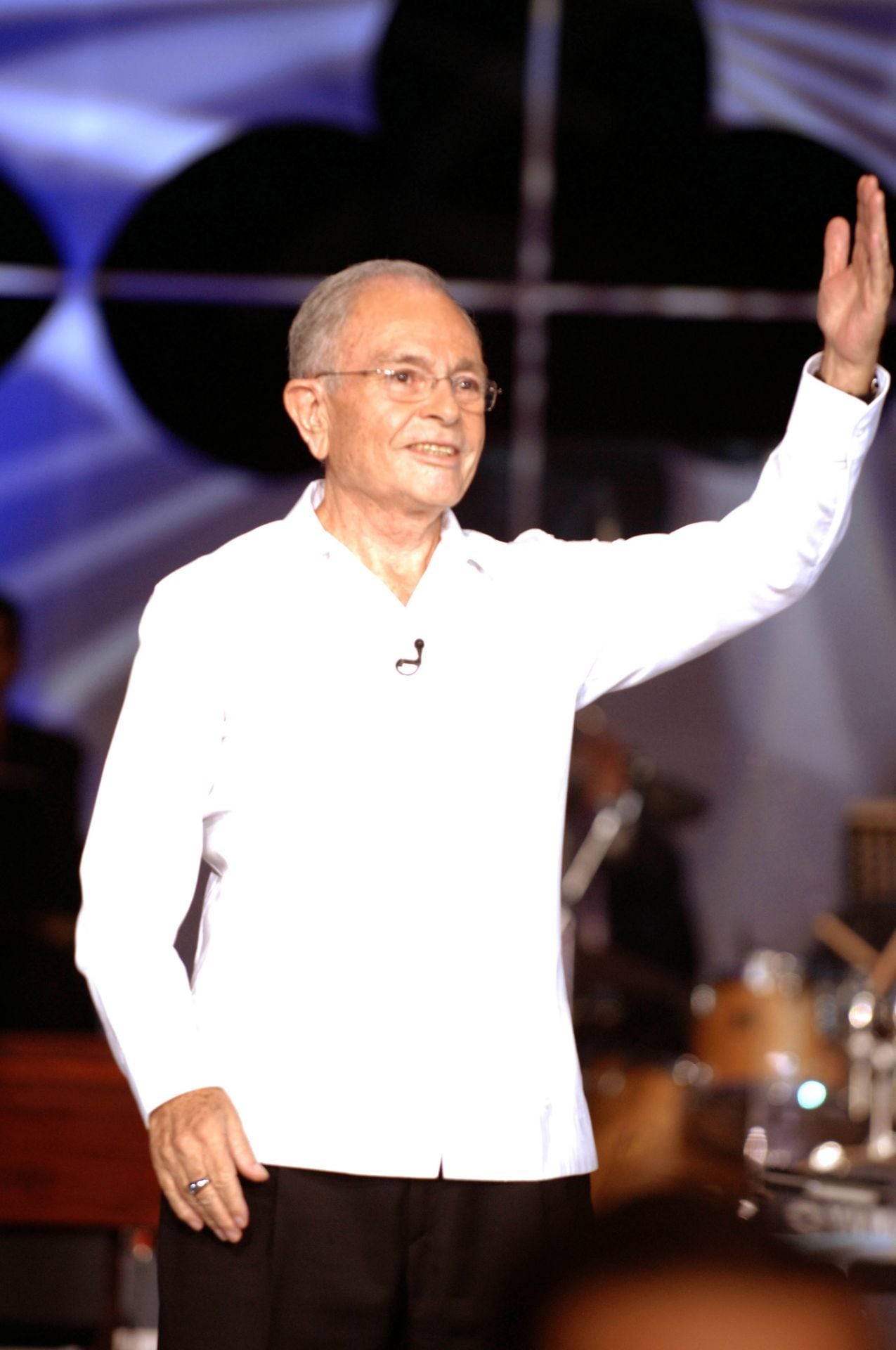 Raúl Velasco, conductor.