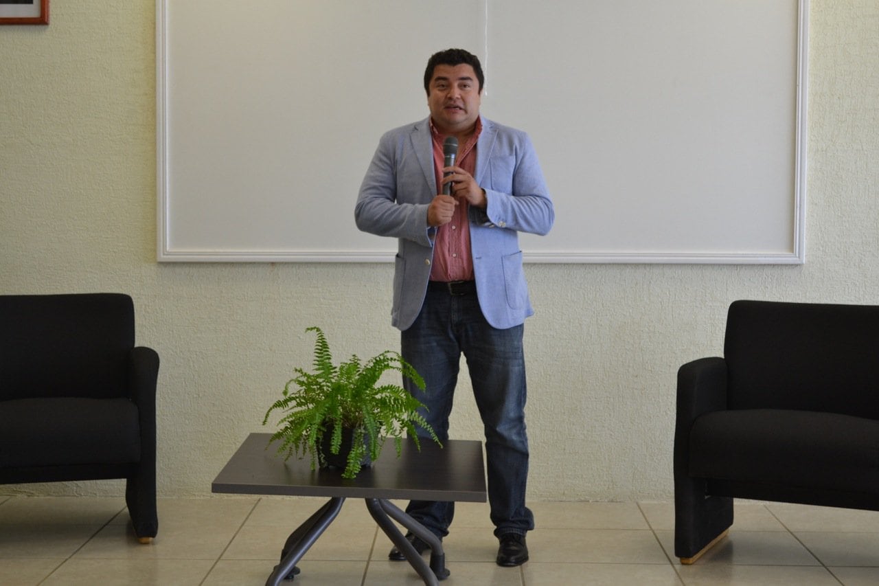 Héctor Cabrera. Espía