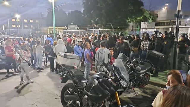 Familiares acusan que golpean internos al interior del Reclusorio Oriente tras riña