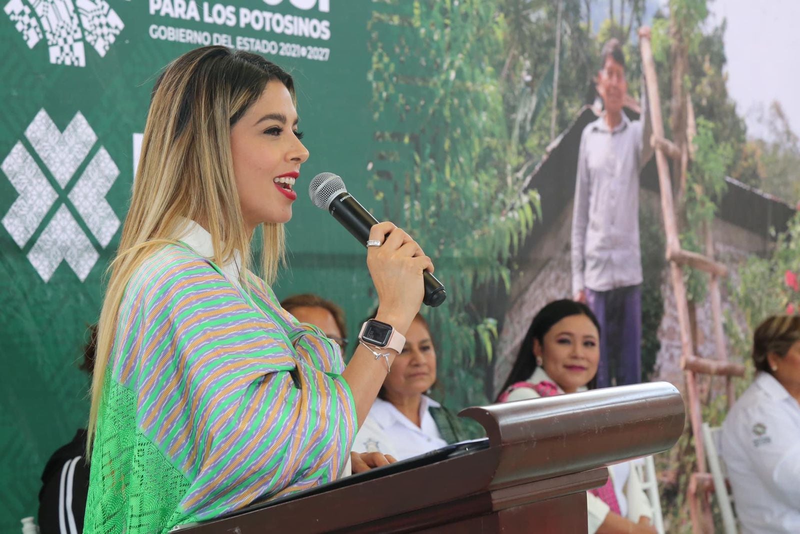 DIF de San Luis Potosí entrega apoyos a familias por temporada de lluvias