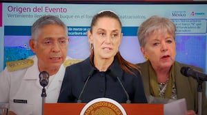 Claudia Sheinbaum se reúne por derrame en el Golfo de México con Bárcena y Morales