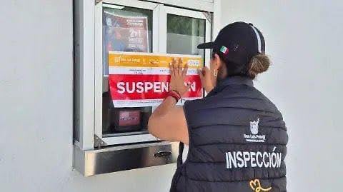 Clausuran sucursal de Domino’s Pizza en San Luis Potosí tras burlarse de baches en publicidad