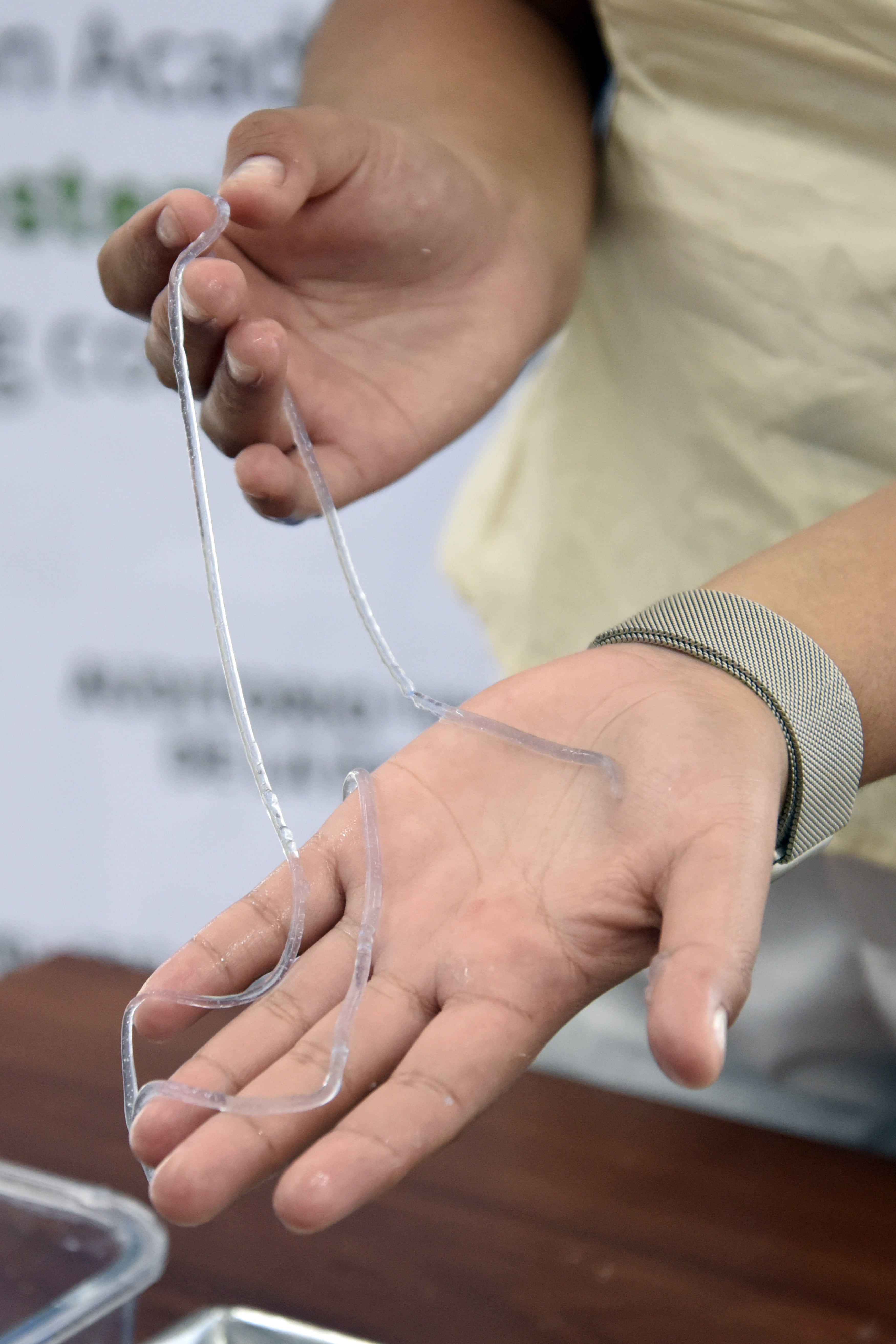 Estudiantes BUAP crean biohilos de sargazo.