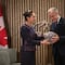 Claudia Sheinbaum dio un muy mexicano regalo a Mark Carney, primer ministro de Canadá, por la Copa del Mundo 2026 en la cumbre del G7