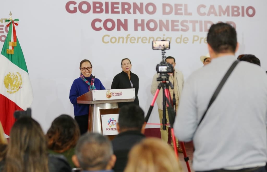 Ecatepec duplicará obras en 2026 con nueva maquinaria, informa Azucena Cisneros.