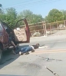 En Monterrey intentaron robo con armas largas; terminan atropellados