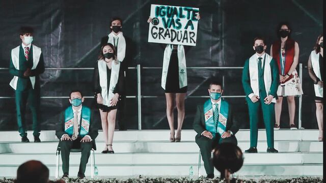 Protesta de alumnas de Prepa del Tec