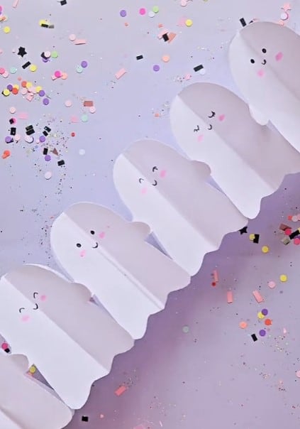 Fantasmas de papel: Paso a paso de cómo hacer una guirnalda para decorar por Halloween y Día de Muertos