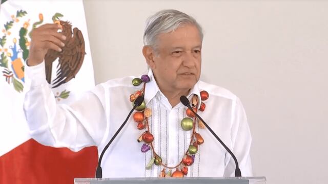 El presidente López Obrador da un discurso en Chignahuapan, Puebla.
