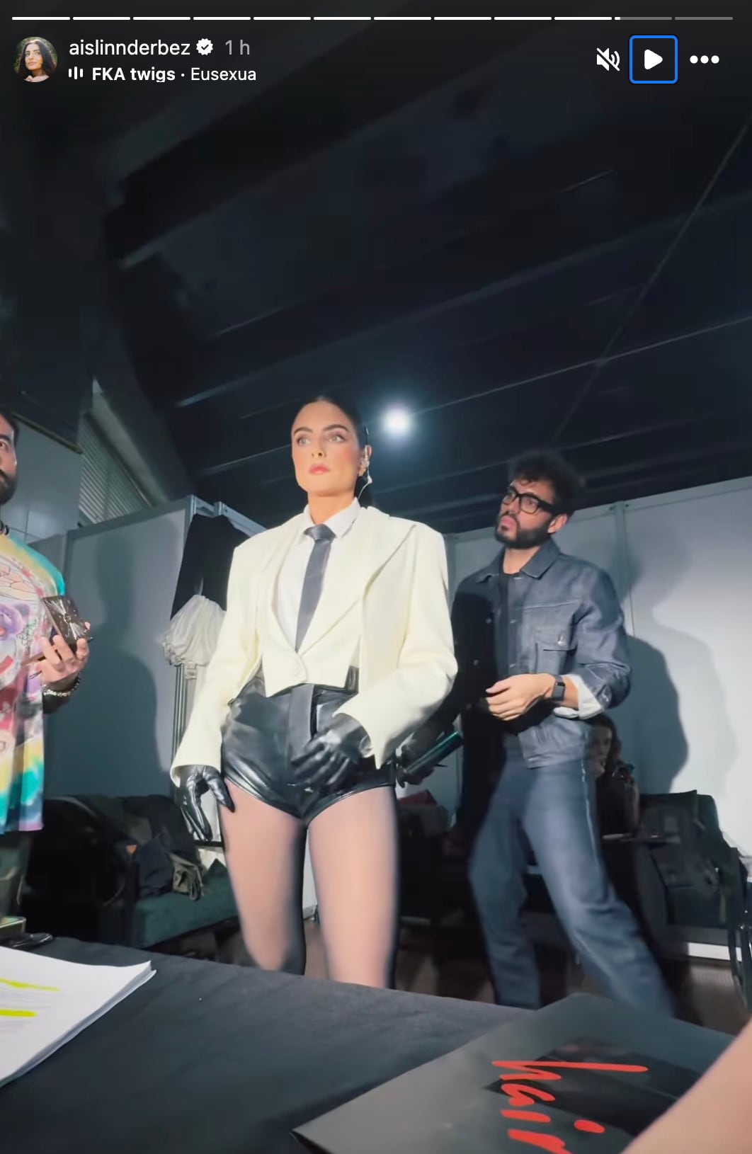 Este fue el primer look de Aislinn Derbez en los TikTok Awards 2025