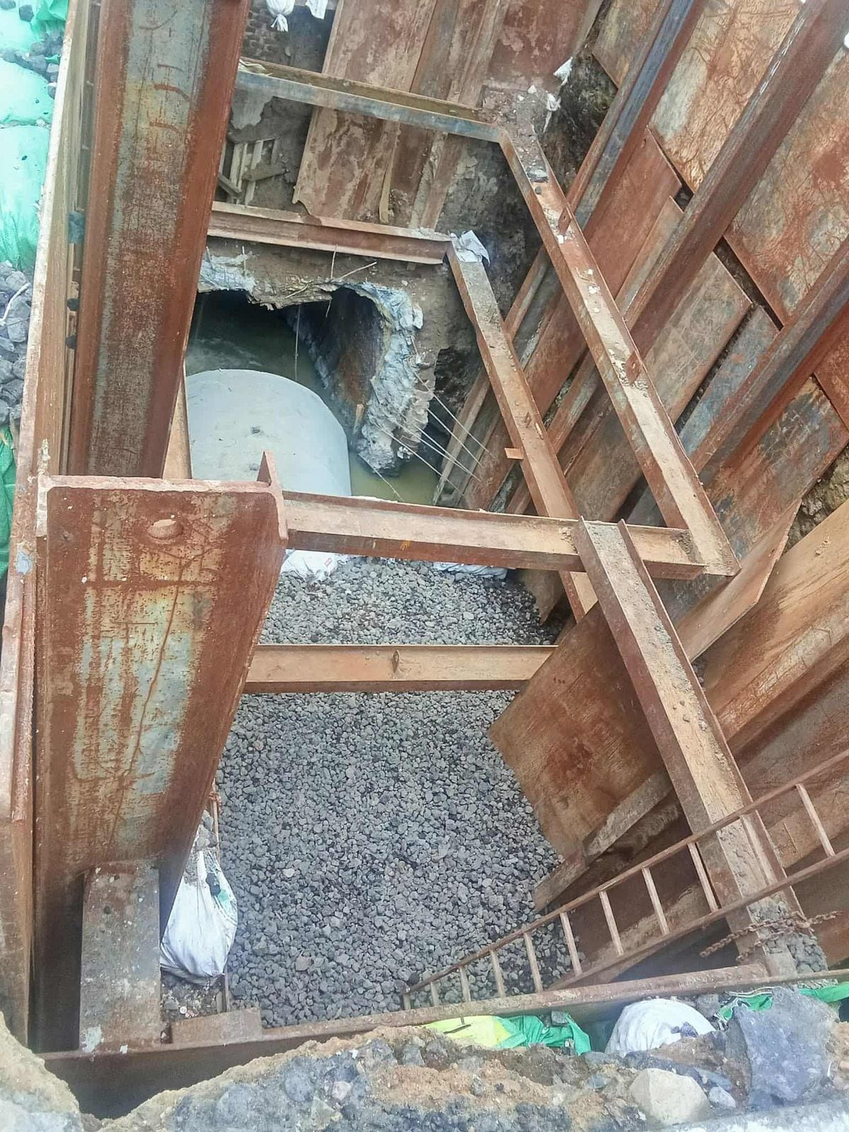 Socavón en la alcaldía Iztapalapa